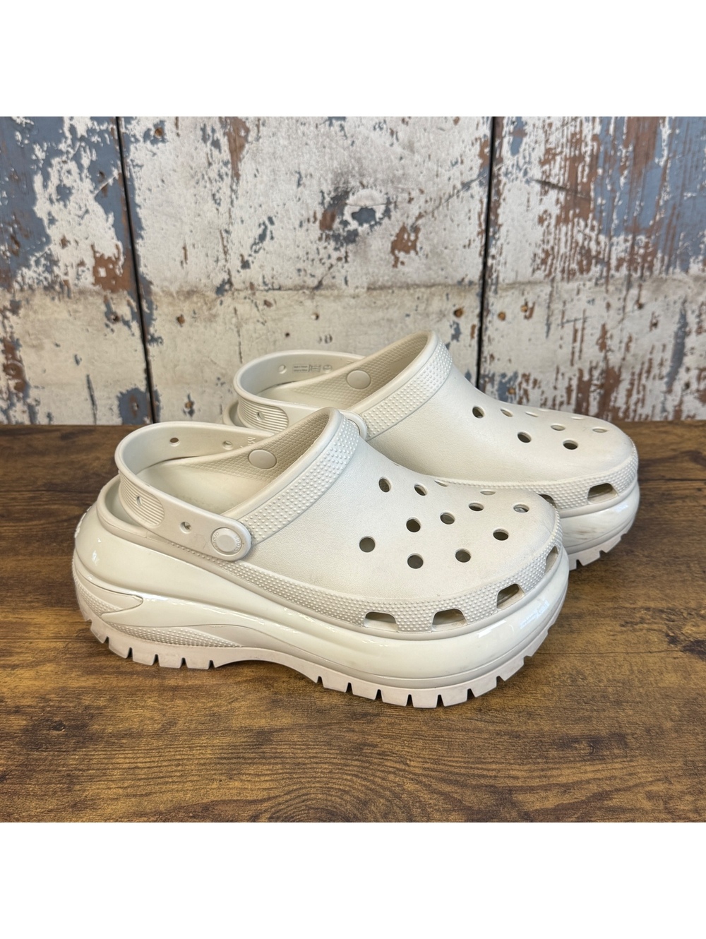 Crocs Classic Mega Crush Clog, M6 W8